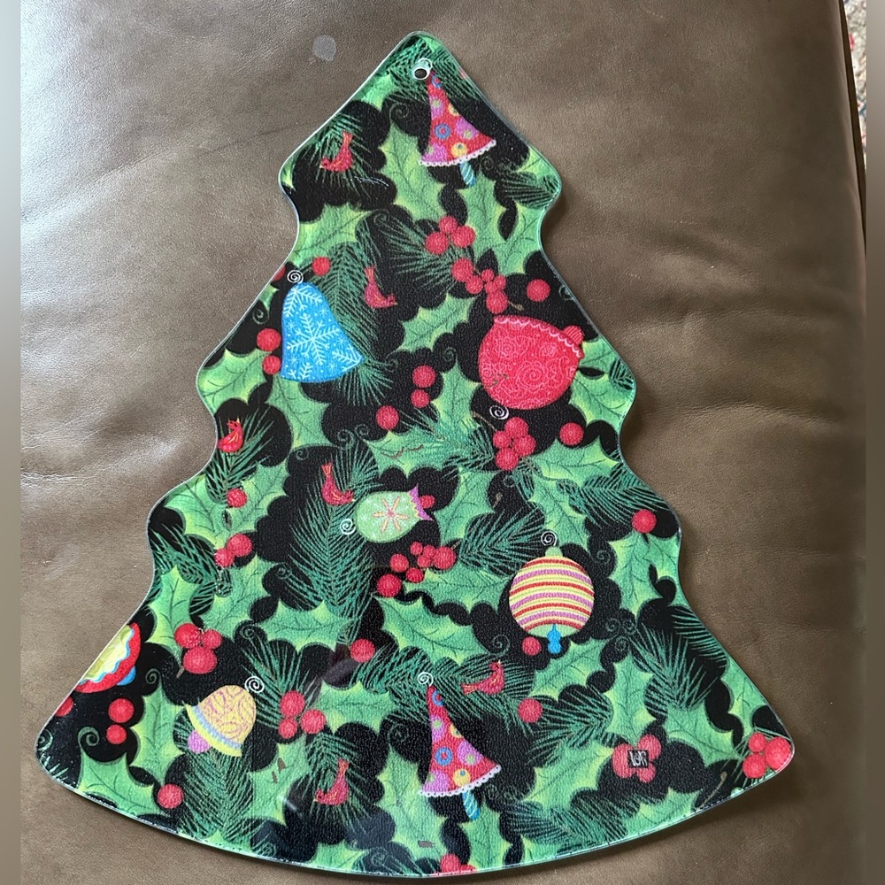 Gently used Christmas Tree “hot pot holder”
or can be hung.